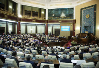 Memlekettik qyzmet máseleleri jetildiriledi