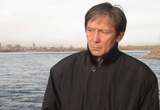 Tynyshtyqbek Ábdikákimuly. Kókiregimde О́leń kóship júr, Qazaǵymnyń ıisi ańqyp!