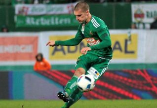 «Astana» taǵy bir jartylaı qorǵaýshymen tolyqty