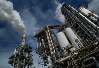 Shymkenttegi munaı óńdeý zaýyty ýaqytsha jabylady