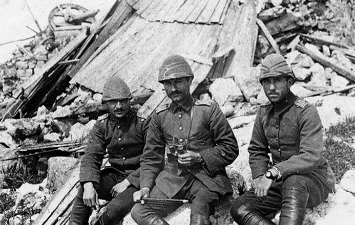 Shanaqqala shaıqasynyń 102 jyldyǵyna oraı fotokórme ótti