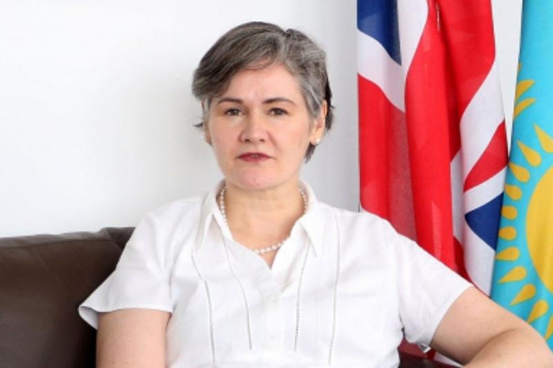 Ulybrıtanııa elshisi qazaqstandyqtardy Naýryz merekesimen quttyqtady (vıdeo)