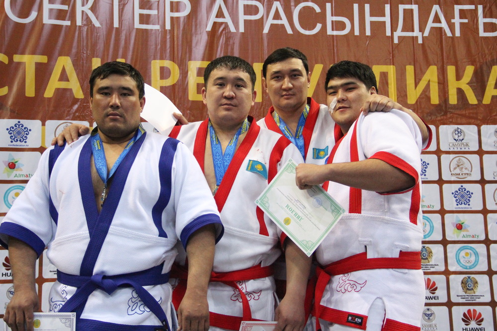              Qazaq kúresinen el chempıondary anyqtaldy