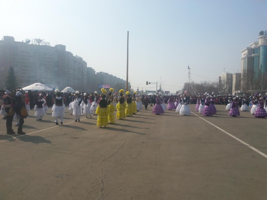 О́skemende Naýryz merekesi bastaldy