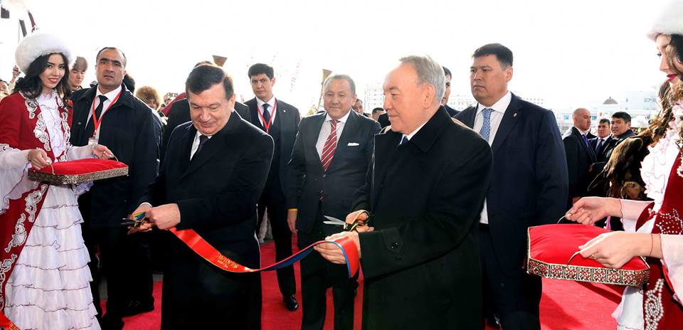 Nazarbaev Mırzıeevti Astananyń kórikti jerlerimen tanystyrdy