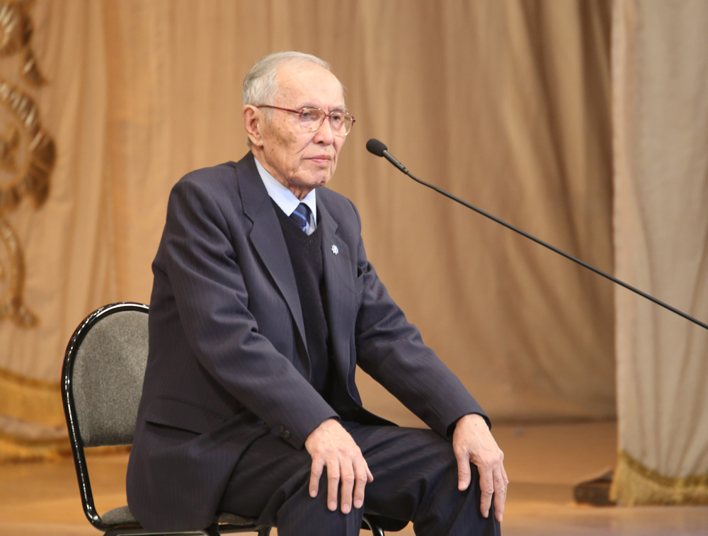 Saýytbek Abdrahmanov. Qazaq ádebıettanýynyń patrıarhy