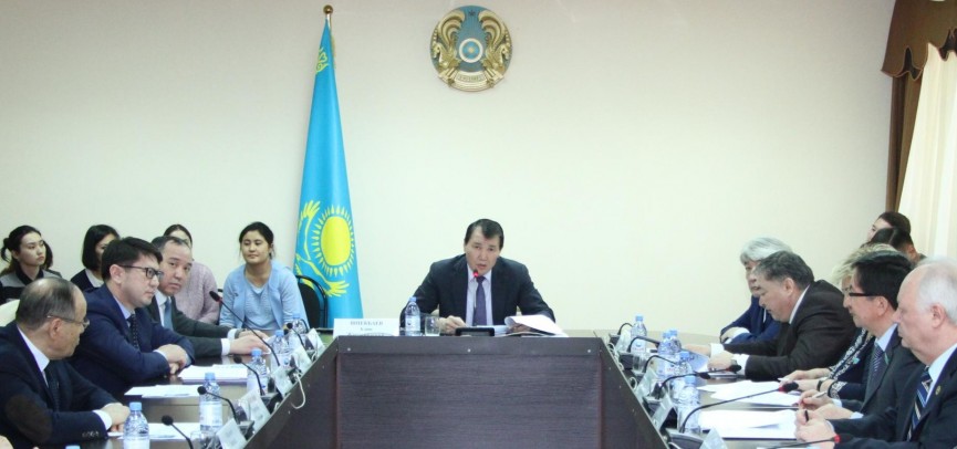 Medısınadaǵy jemqorlyqty joıý úshin mınıstrlikke birneshe usynys aıtyldy