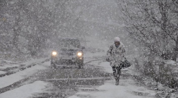 ​Búgin elimizdiń basym bóliginde turaqsyz aýa raıy saqtalady