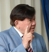 "Eń úlken baqyt – elińe qyzmet etý"