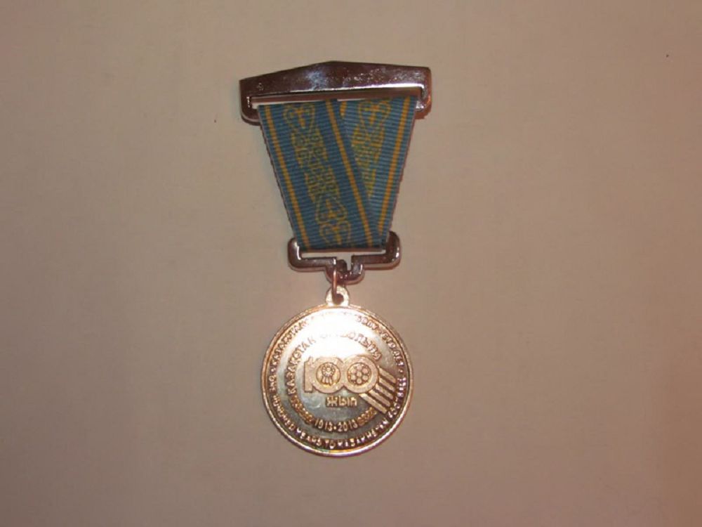 «Iаryshtyń» tósbelgisi – murajaı tórinde