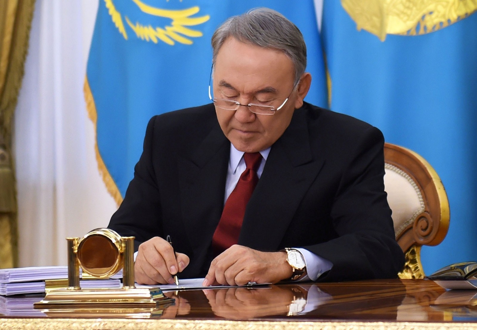 Elbasy ekologııalyq zańnamany jetildirýge baǵyttalǵan zańǵa qol qoıdy