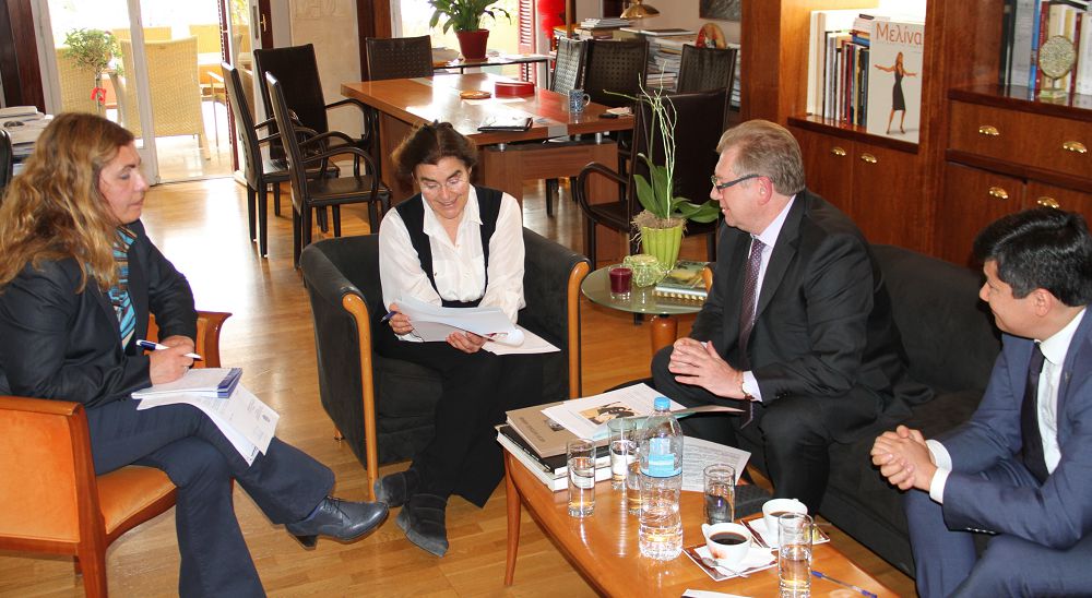 Mádenı baılanystar jaıy sóz boldy