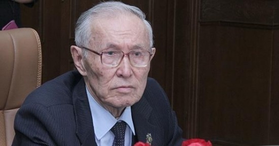 Toqyraýdan tys turǵan tulǵa