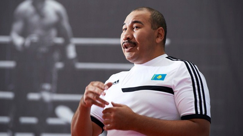 Golovkın karerasyn aıaqtaý týraly oılanǵany jón – Ermahan Ybraıymov