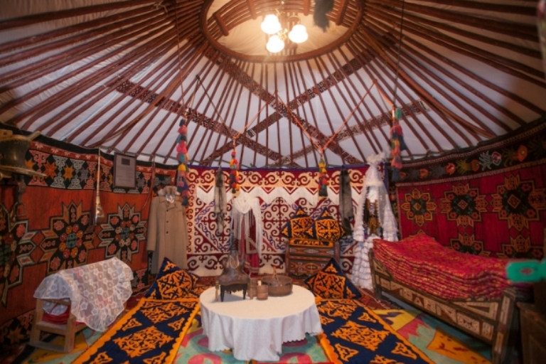 Atyraýda «Úzdik ekskýrsııa júrgizýshisi» anyqtaldy 