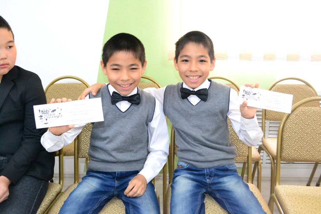 Mektep oqýshylary ýnıversıtette oqıdy