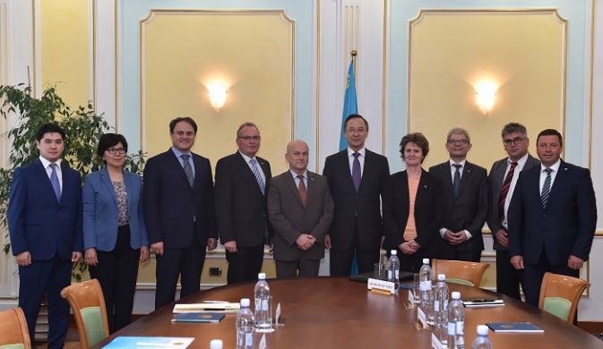 Qazaqstan Shengen elderine vızalyq tártiptiń jeńildeýin kútedi