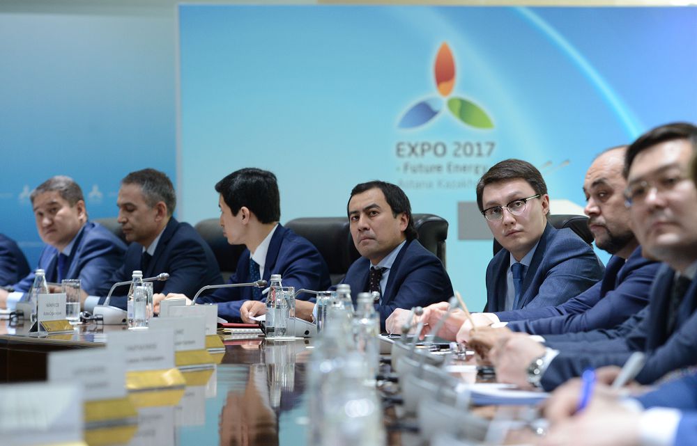 Kórmeni nasıhattaý kóńilden shyqpaı otyr