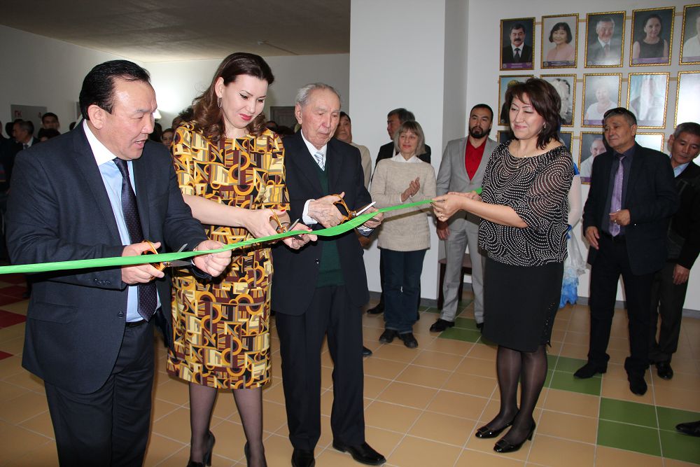 Qazaq sırki úlken bir is tyndyrdy