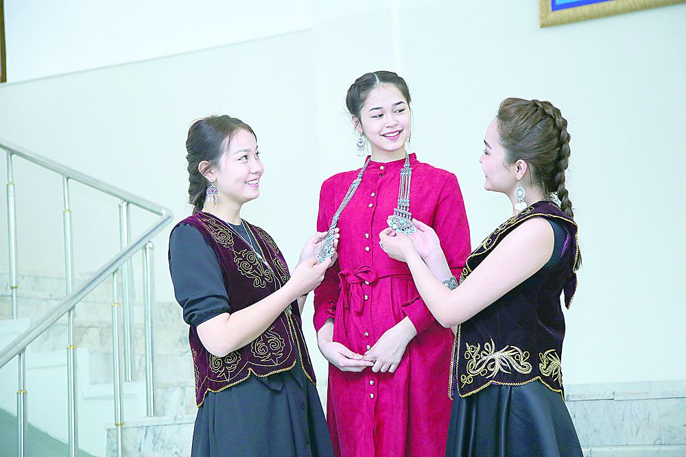 «Qyz Jibektiń» qyzdary-aı!