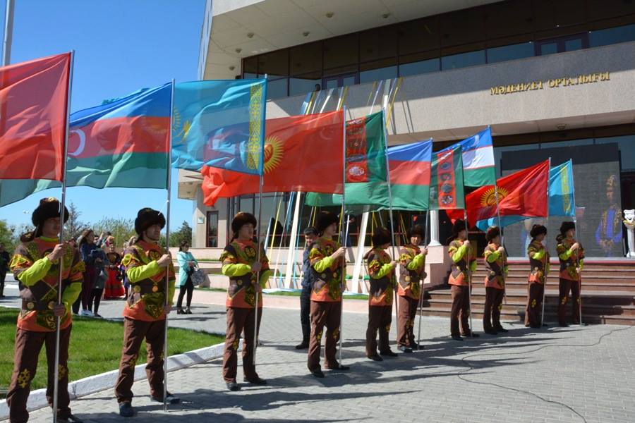 Túrkistanda túrki álemi teatrlarynyń festıvali bastaldy