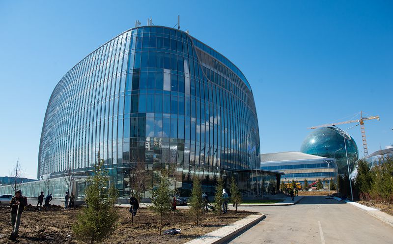 Art-ortalyq  óner jetistikterin pash etedi