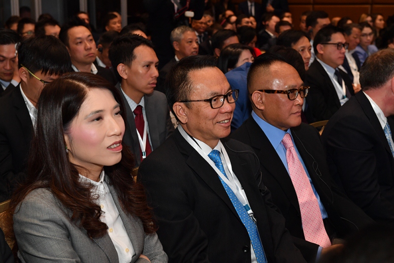 Almaty ákimi Sıngapýr bıznesmenderin elge ınvestısııa salýǵa shaqyrdy