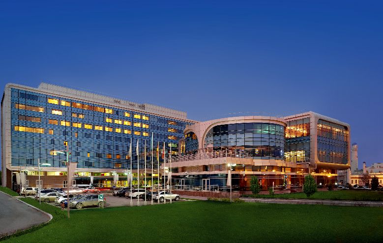 Eski Atyraý astanalyq tájirıbemen jańartylady