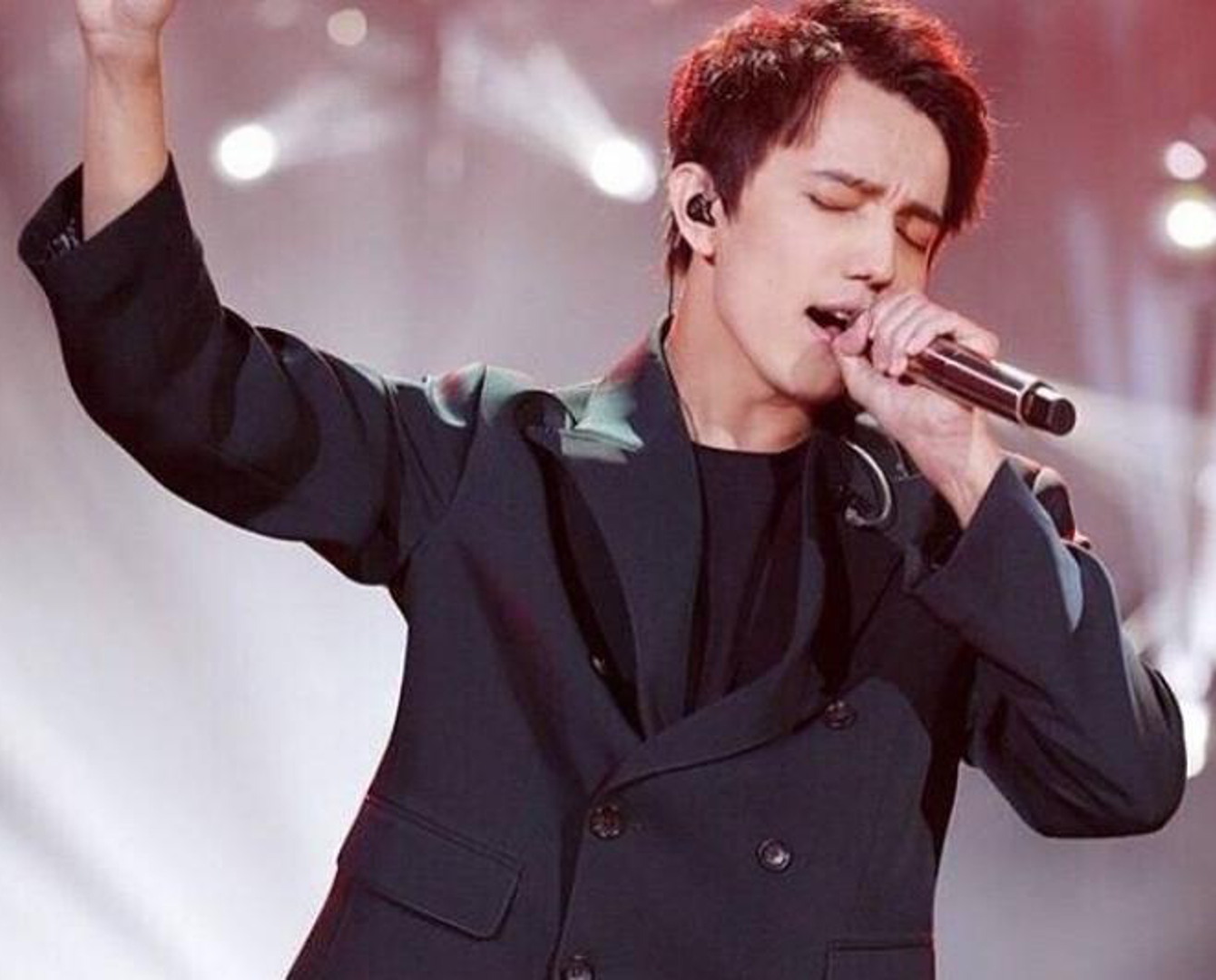 ​CCTV Dımash Qudaıbergen týraly arnaıy habar taratty (vıdeo)