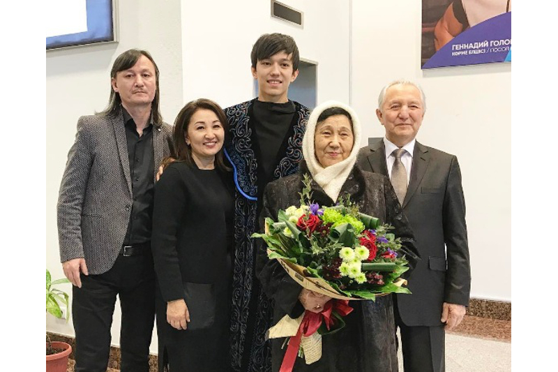 Dımash Qudaıbergen Astanaǵa keldi (vıdeo)