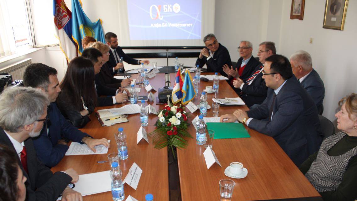 Serbııada Nursultan Nazarbaevtyń maqalasy talqylandy