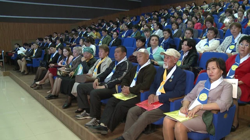 ​Ońtústik Qazaqstanda «Otbasy – baqyt mekeni» atty forým ótti 