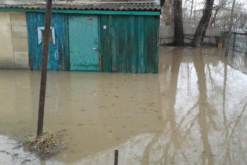 Qazaqstandyqtar sý tasqynynan zardap shekken aqmolalyqtarǵa 22 mln teńge aýdardy