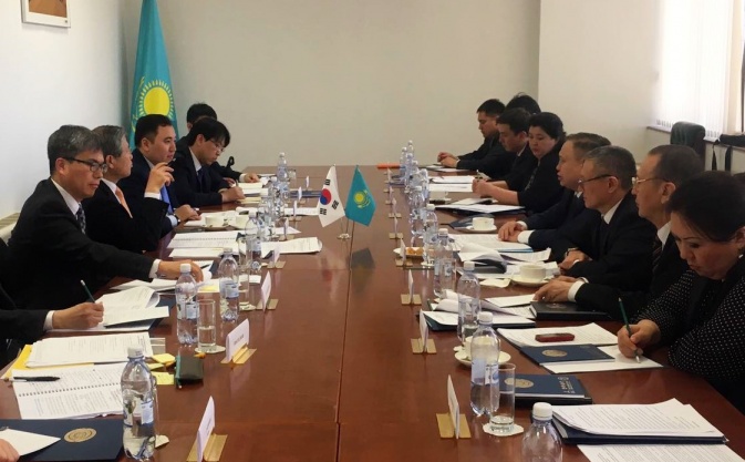 Ońtústik Koreıadan Qazaqstan azamattaryn deportasııalaý máselesi talqylandy