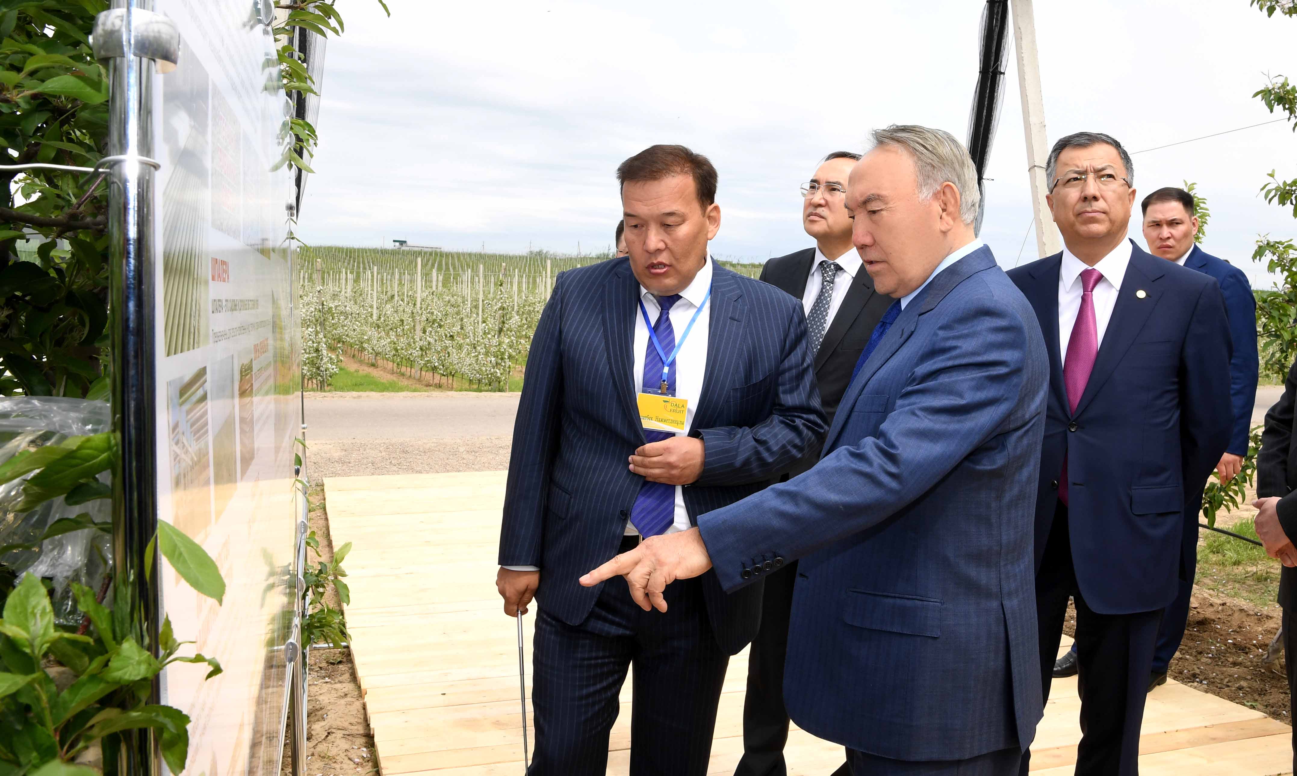 QR Prezıdenti OQO-daǵy alma ósirý tehnologııasymen tanysty