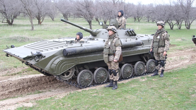 О́ńirlik qolbasshylyq óz mindetine adal