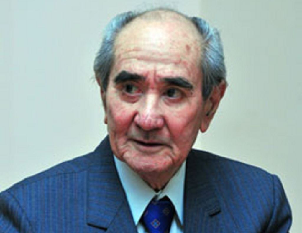 Taý alystan tulǵalanyp kórinedi