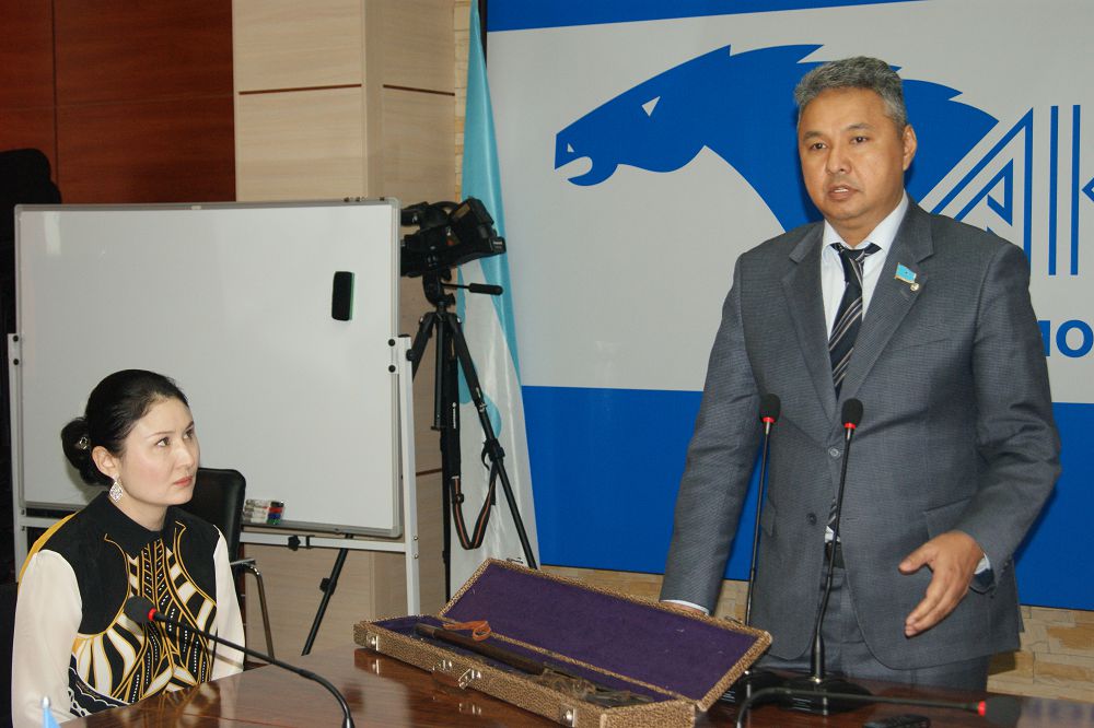 Bógenbaı batyrdyń aıbaltasy murajaıǵa qoıylady