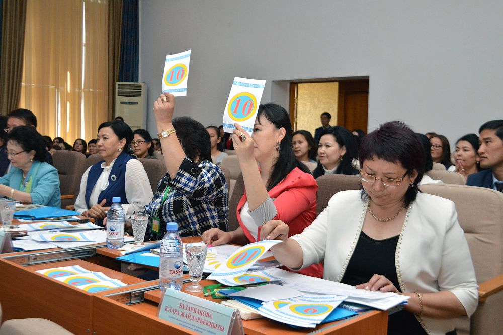 Bolashaq ustazdar bilim báıgesinde baq synasty