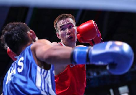 Azamat Isaqulov ózbek boksshysynan jeńilip qaldy (Vıdeo)