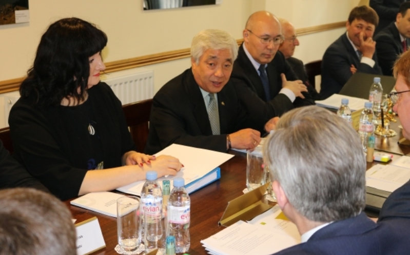 Londonda Quqyqtyq konsýltasııalyq keńes otyrysy ótti