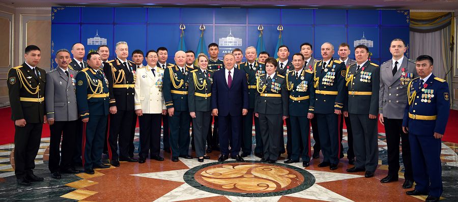 Laıyqtylarǵa – memlekettik nagradalar