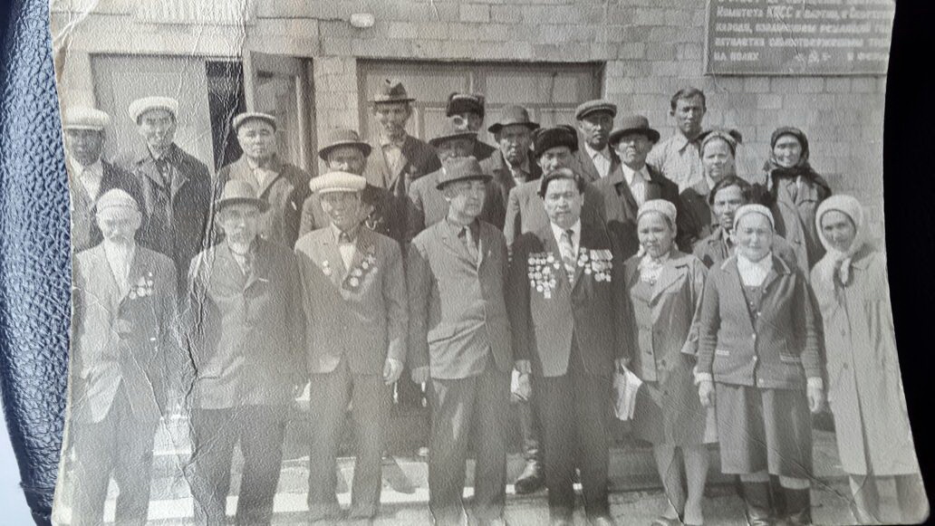 Qaharmanmen kezdesý