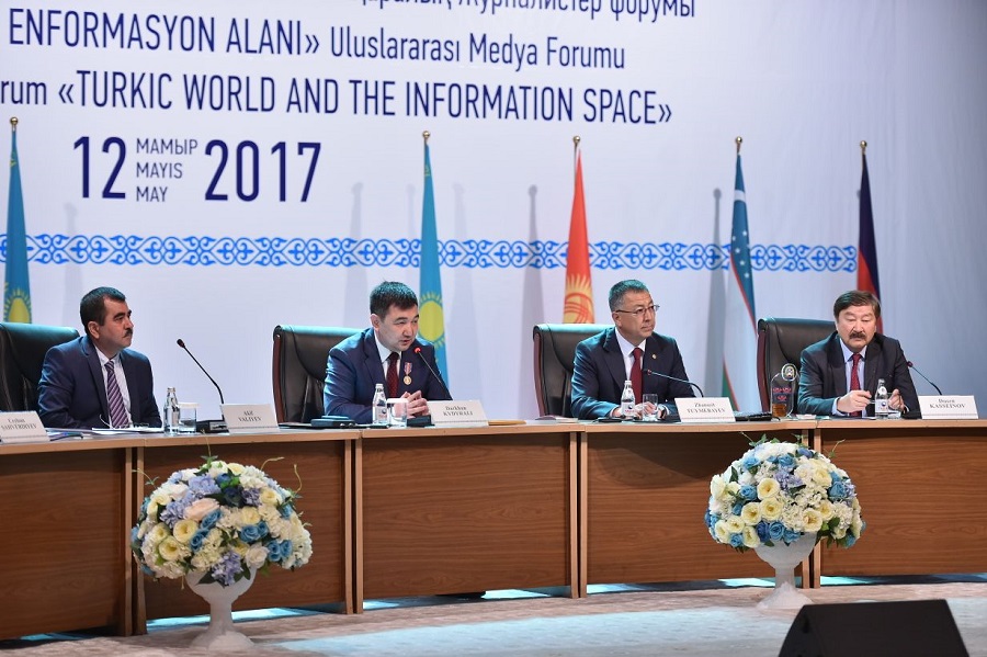 Túrki álemin nasıhattaǵan tilshilerge Ismaıl Gaspyraly syılyǵy tapsyryldy