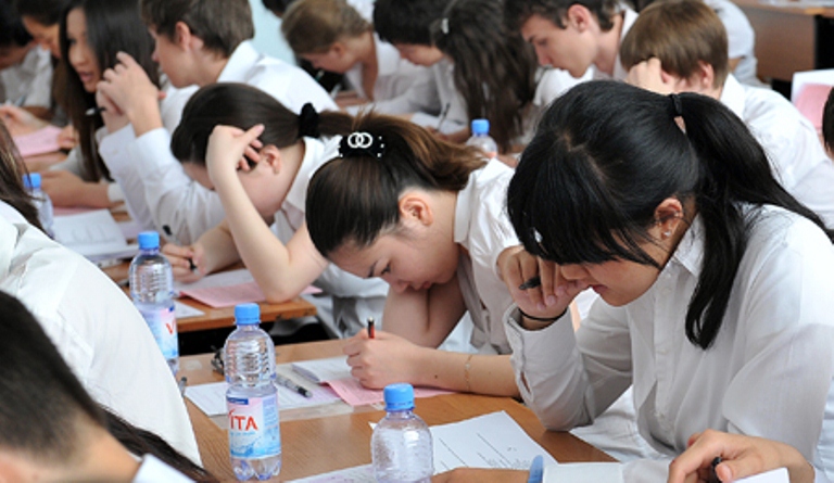 «Altyn belgi» ıegeri tómen ball alsa, mektep dırektory jaýap beredi – BǴM