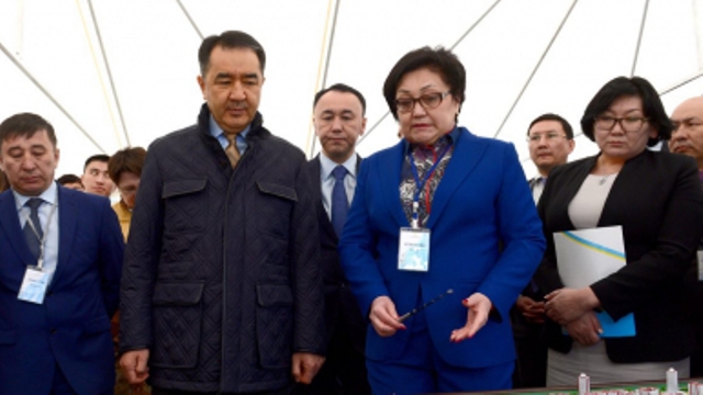 Premer-Mınıstr Qostanaıdaǵy turǵyn úı qurylystaryn tekserdi