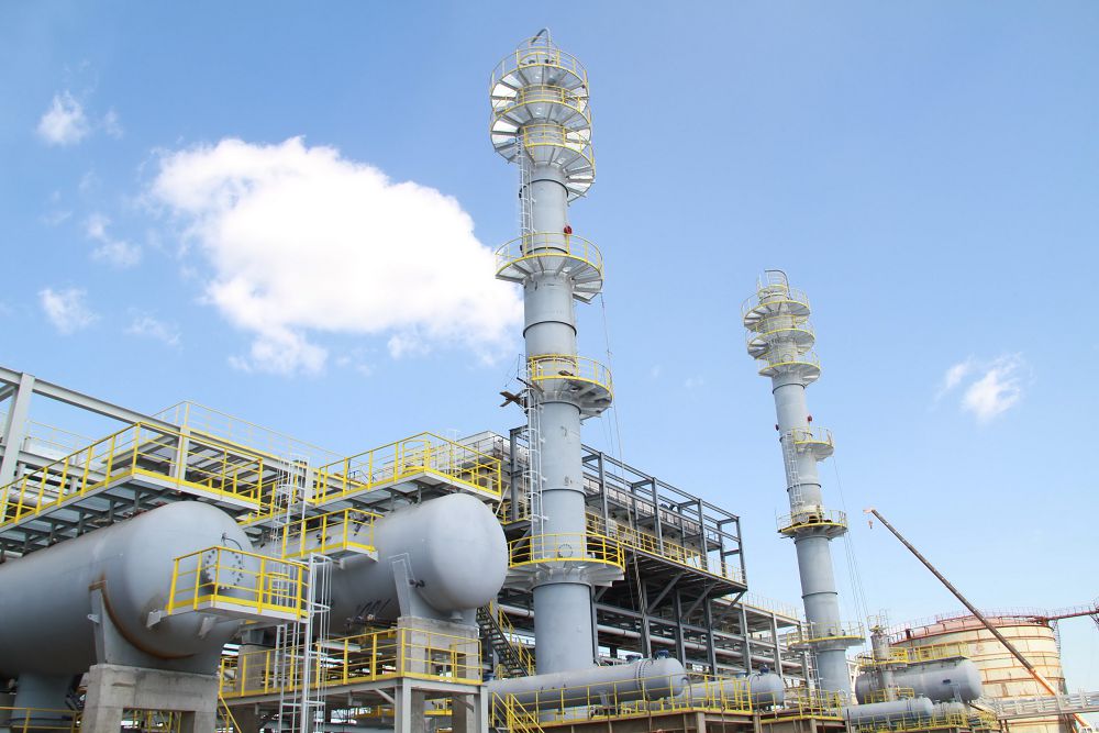 Munaı-hımııa zaýytyn jańǵyrtý jumystary qalaı júrgizilýde?