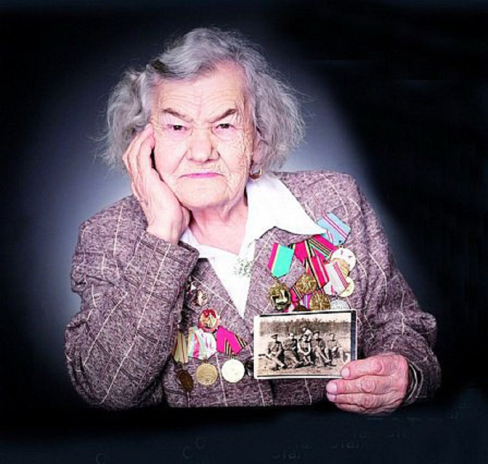 Jeńisti Berlınde qarsy alǵan 