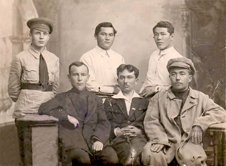 Biz tanyǵan tórteý...