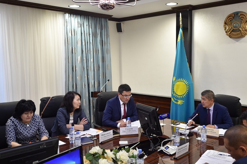 OQO-da turǵyn úı-kommýnaldyq sharýashylyǵyn jańǵyrtý máselesi talqylandy
